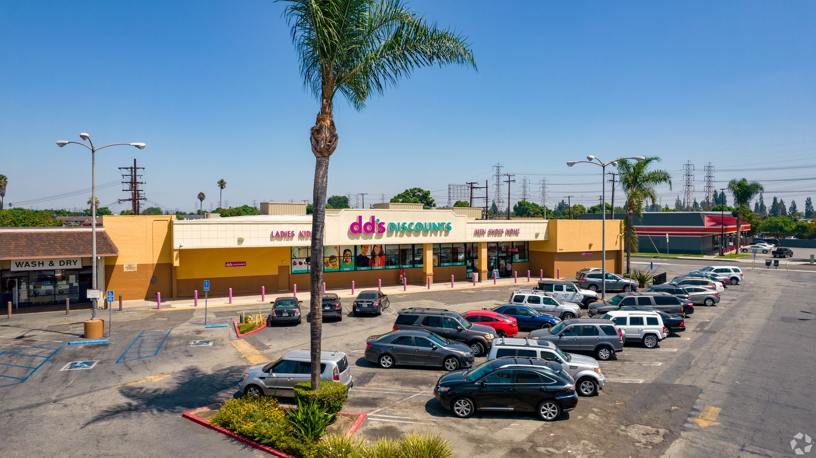 27,433 SF Retail Store, dd's Discounts / Ross, Bell Gardens, CA